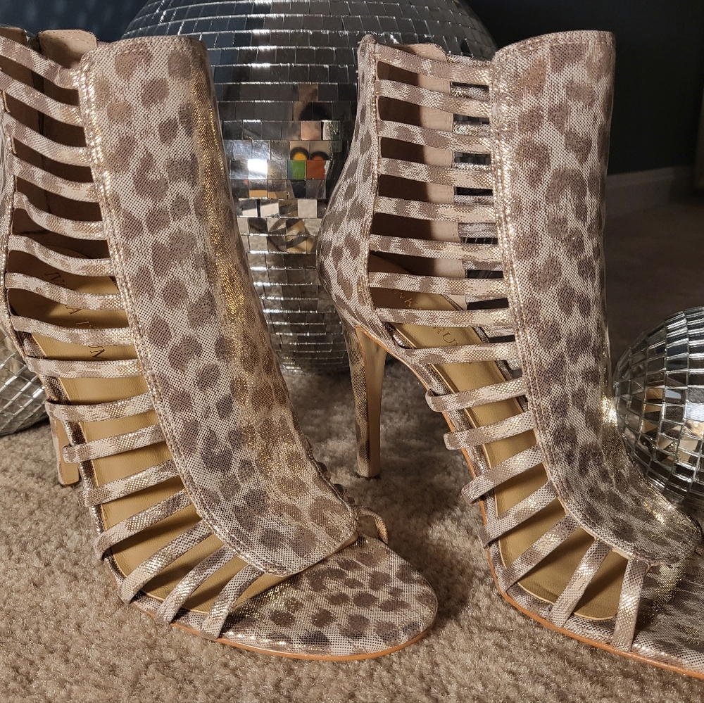 Ivanka Trump DaVinci Sandal Size 9